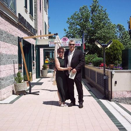 Hotel Kristall Loiano Bagian luar foto