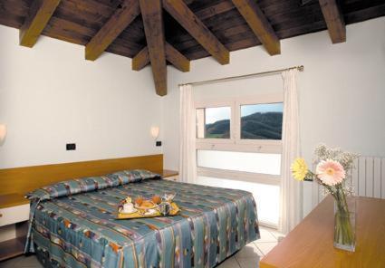 Hotel Kristall Loiano Bagian luar foto