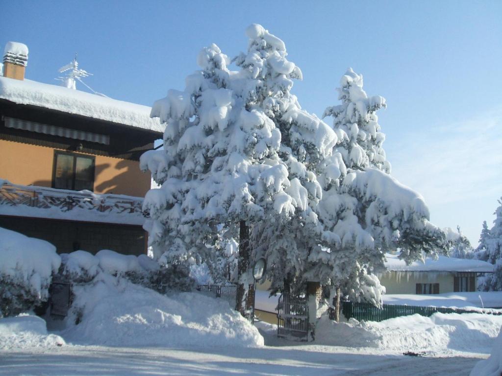 Hotel Kristall Loiano Bagian luar foto