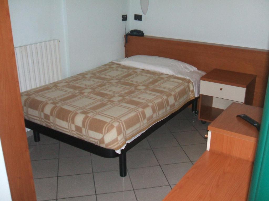 Hotel Kristall Loiano Ruang foto