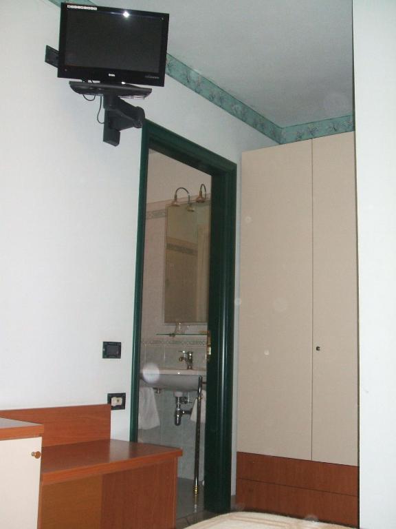 Hotel Kristall Loiano Ruang foto